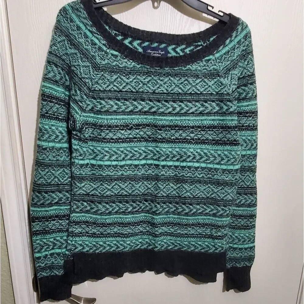 American Eagle‎ Green wool patterned sweater